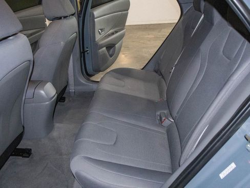 Used 2022 Hyundai Elantra SE w/ Preferred Accessory Package image 13