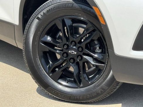 Used 2022 Chevrolet Blazer LT w/ Sound & Technology Package FWD image 37