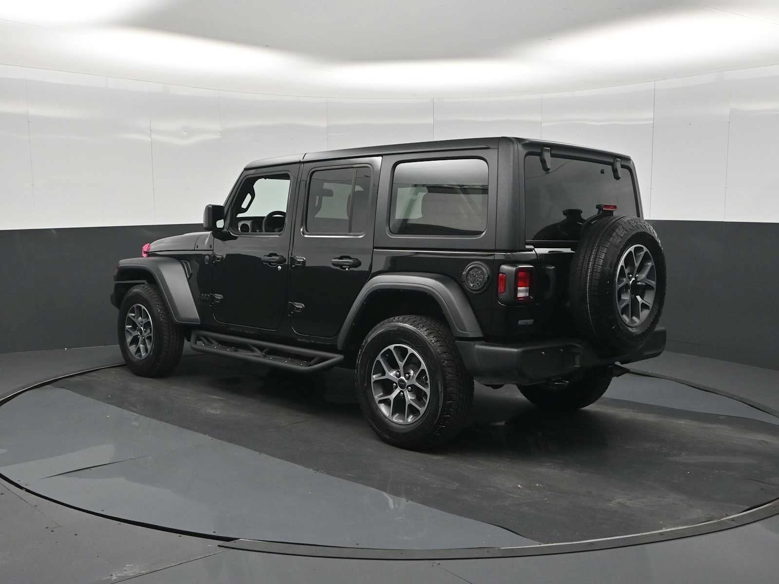 Used 2024 Jeep Wrangler Unlimited Sport AWD/4WD image 6
