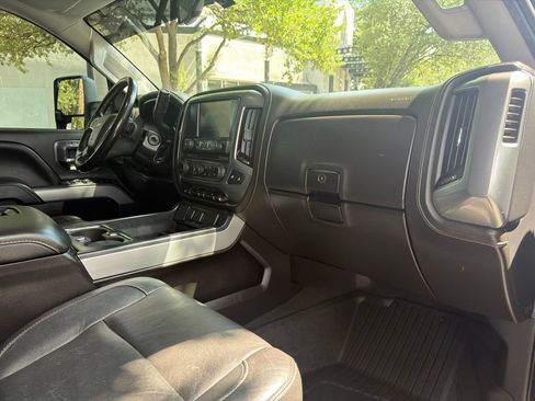 Used 2019 Chevrolet Silverado 2500 LTZ w/ Vortec Plus Package AWD/4WD image 24