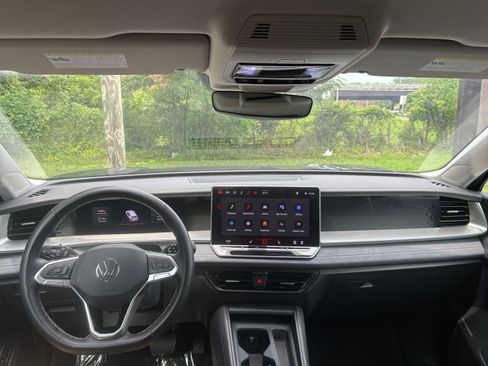 Used 2026 Volkswagen Tiguan SE AWD/4WD image 34
