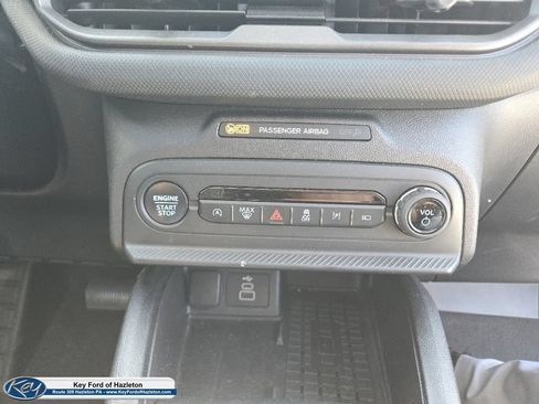 Certified 2025 Ford Bronco Sport Outer Banks w/ Outer Banks Tech Package+ AWD/4WD image 28