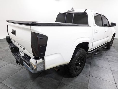 Used 2020 Toyota Tacoma SR5 RWD image 7