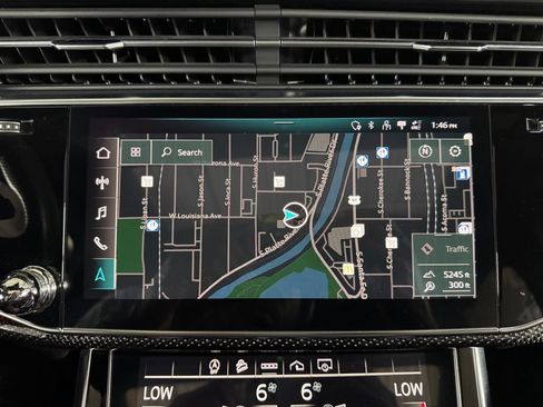 Used 2022 Audi SQ7 Premium Plus w/ SQ7 Executive Package AWD/4WD image 32