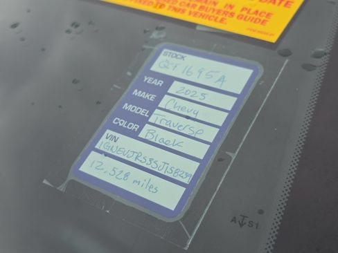 Used 2025 Chevrolet Traverse Z71 w/ Enhanced Driving Package AWD/4WD image 11