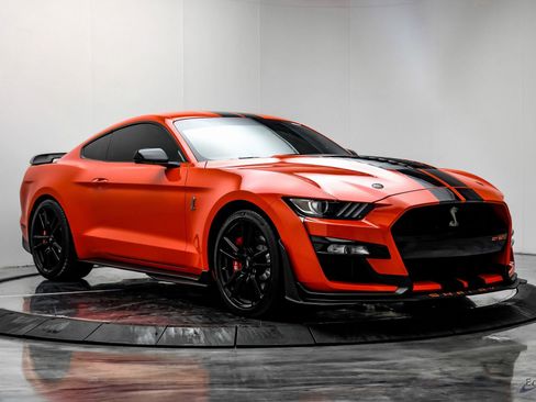 Used 2022 Ford Mustang Shelby GT500 w/ Technology Package image 18