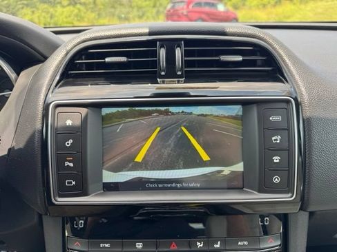 Used 2018 Jaguar F-PACE Prestige AWD/4WD image 29