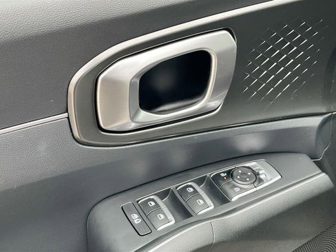 Certified 2025 Kia Sorento EX image 18