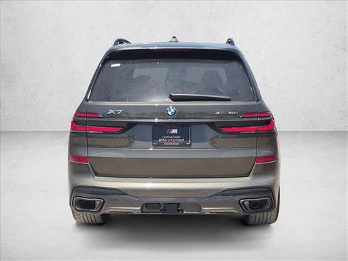 New 2027 BMW X7 xDrive40i w/ M Sport Package AWD/4WD image 8
