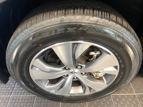 Used 2023 Subaru Ascent Premium AWD/4WD image 6