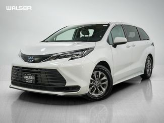 Used 2021 Toyota Sienna LE AWD/4WD video 1