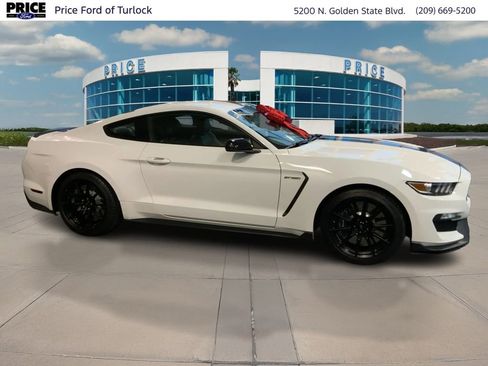Used 2016 Ford Mustang Shelby GT350 w/ Technology Package image 4