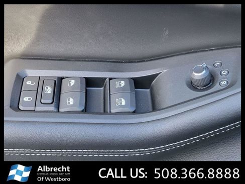 New 2024 Jeep Grand Cherokee L Altitude image 16