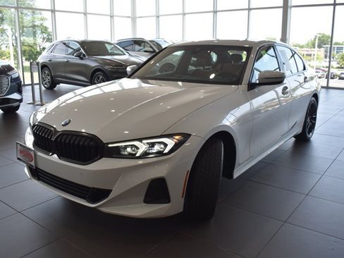 Used 2024 BMW 330i xDrive Sedan w/ Convenience Package AWD/4WD image 3