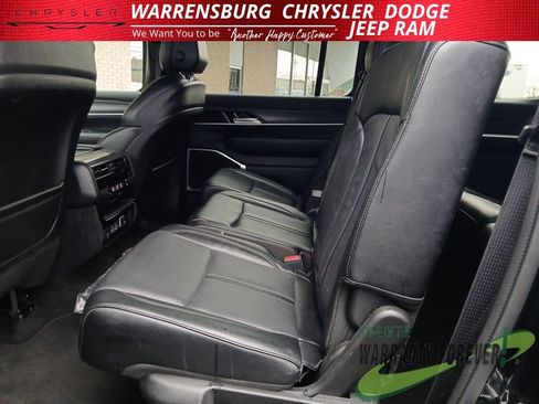 Used 2024 Jeep Wagoneer Series II w/ Flexible Seating Group image 13