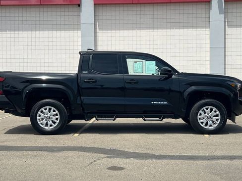 Certified 2025 Toyota Tacoma SR5 AWD/4WD image 3