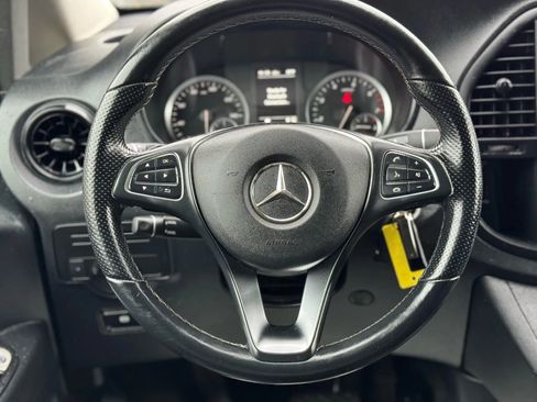 Used 2022 Mercedes-Benz Metris Long w/135  WB Van 3D image 18