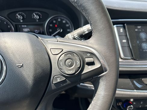 Used 2019 Buick Enclave Essence image 20