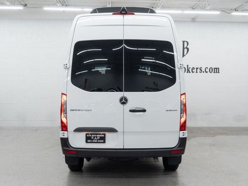 Used 2025 Mercedes-Benz Sprinter 2500 image 4