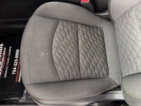 Used 2021 Chevrolet Equinox LT image 25