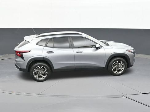 Used 2025 Chevrolet Trax LT w/ Driver Confidence Package FWD image 65