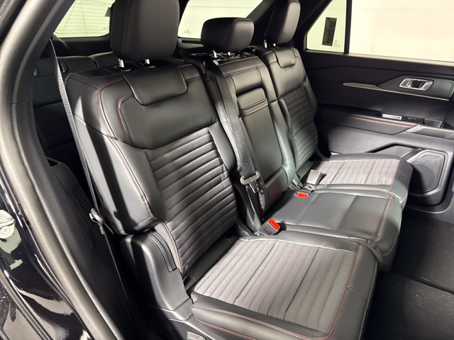 New 2026 Ford Explorer ST-Line w/ ST-Line Street Pack AWD/4WD image 15