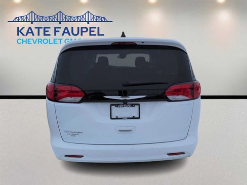 Used 2023 Chrysler Voyager LX FWD image 6