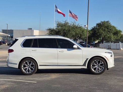 Used 2024 BMW X7 xDrive40i w/ Executive Package AWD/4WD image 4