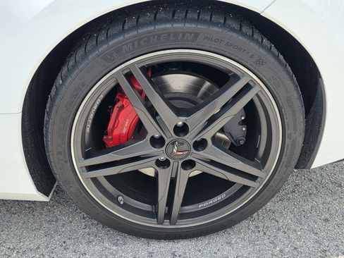 Used 2024 Chevrolet Corvette Stingray Premium Conv w/ Z51 Performance Package RWD image 9
