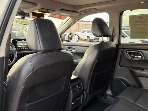 Certified 2021 Nissan Rogue Platinum image 34