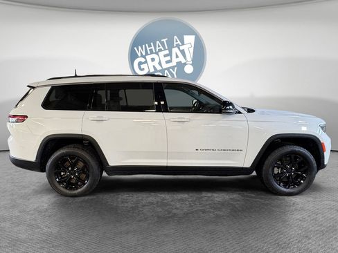 Used 2023 Jeep Grand Cherokee L Limited AWD/4WD image 2