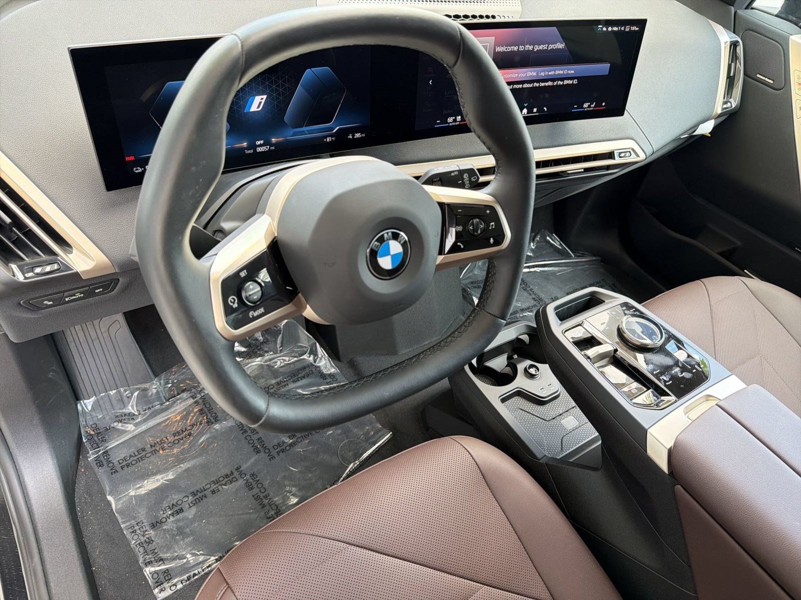 Used 2026 BMW iX xDrive60 w/ Premium Package AWD/4WD image 4