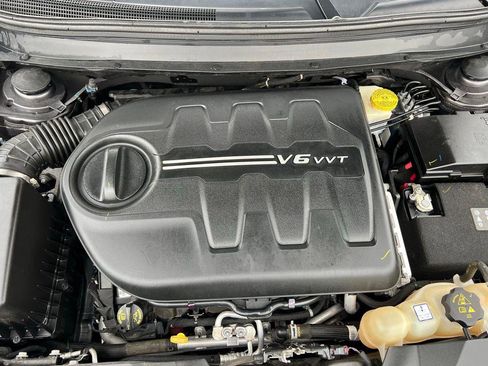 Used 2019 Jeep Cherokee Limited image 45