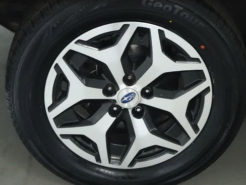 Used 2019 Subaru Forester Premium image 12