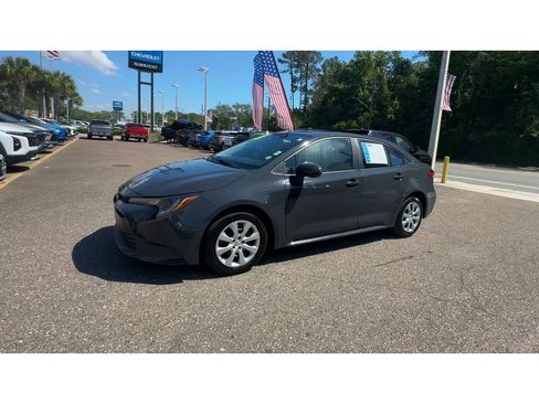 Used 2024 Toyota Corolla LE FWD image 6