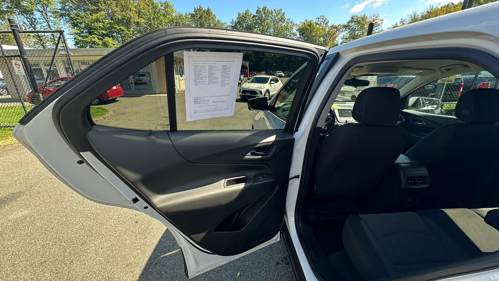 Used 2022 Chevrolet Equinox LT w/ Driver Convenience Package AWD/4WD image 33