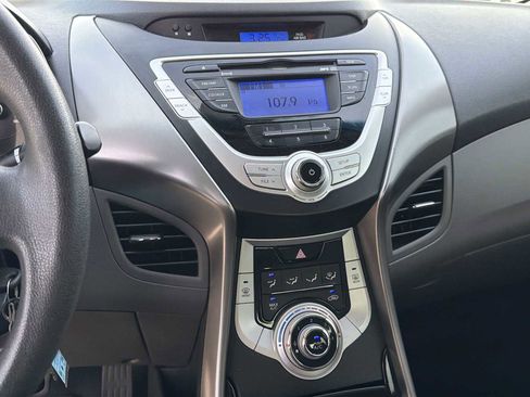 Used 2012 Hyundai Elantra GLS image 10