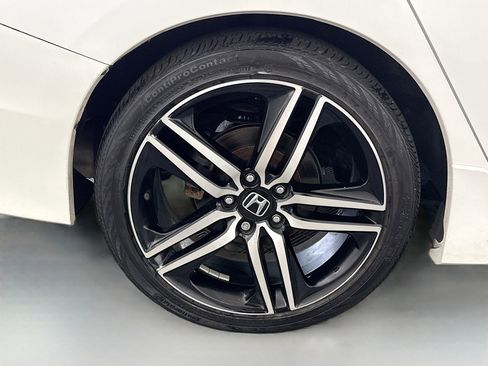 Used 2017 Honda Accord Sport image 32