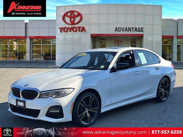Used 2022 BMW 330i xDrive Sedan w/ M Sport Package AWD/4WD image 4