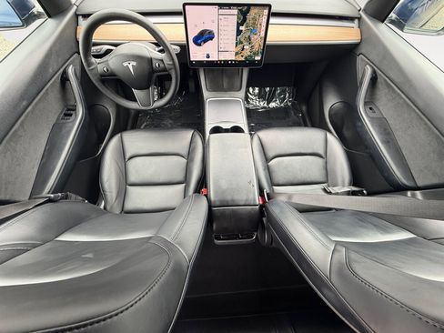 Used 2021 Tesla Model Y Long Range AWD/4WD image 11