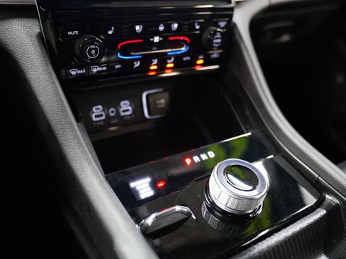 Certified 2024 Jeep Grand Cherokee L Limited w/ Luxury Tech Group II image 28