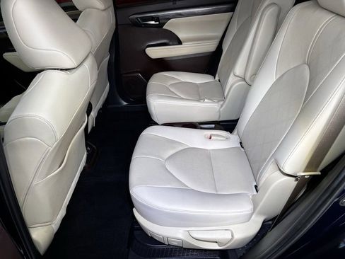 Certified 2020 Toyota Highlander Platinum image 46