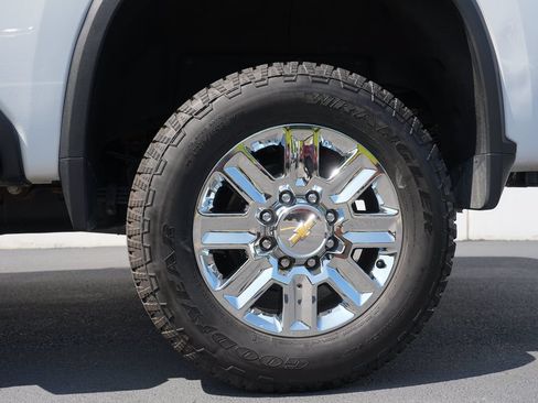 Certified 2024 Chevrolet Silverado 3500 High Country w/ LPO, Dark Essentials Package AWD/4WD image 34