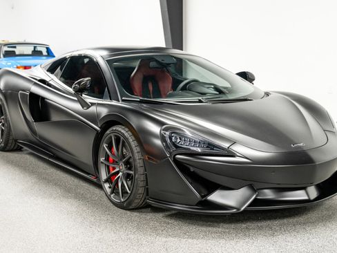 Used 2018 McLaren 570S Spider image 31