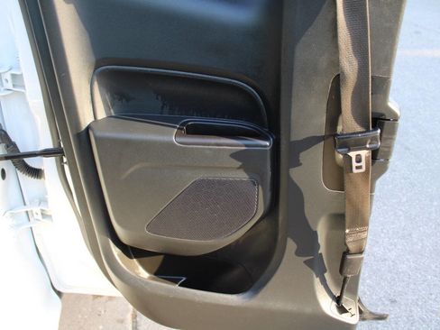 Used 2022 Chevrolet Colorado LT w/ Fleet Safety Package image 8