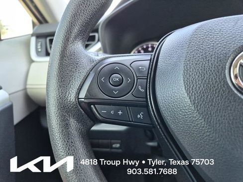Used 2022 Toyota RAV4 XLE w/ Convenience Package FWD image 28
