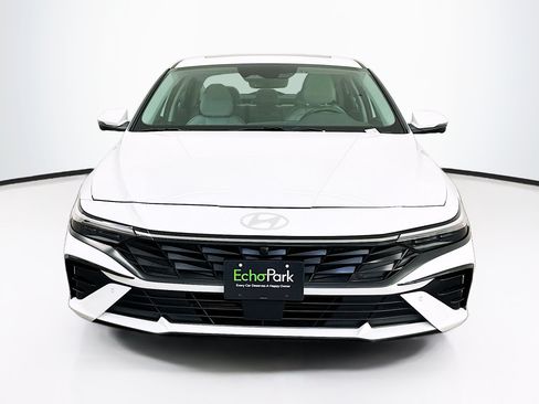 Used 2024 Hyundai Elantra Limited FWD image 2