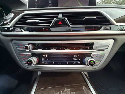 Used 2018 BMW 740i RWD image 22