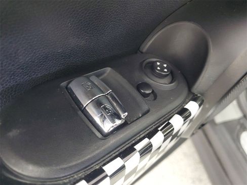 Used 2019 MINI Cooper 2-Door Hardtop image 16