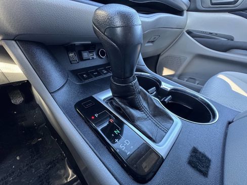 Used 2019 Toyota Highlander AWD V6 image 29